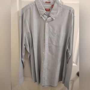 Men's long sleeve casual buttoned down shirt